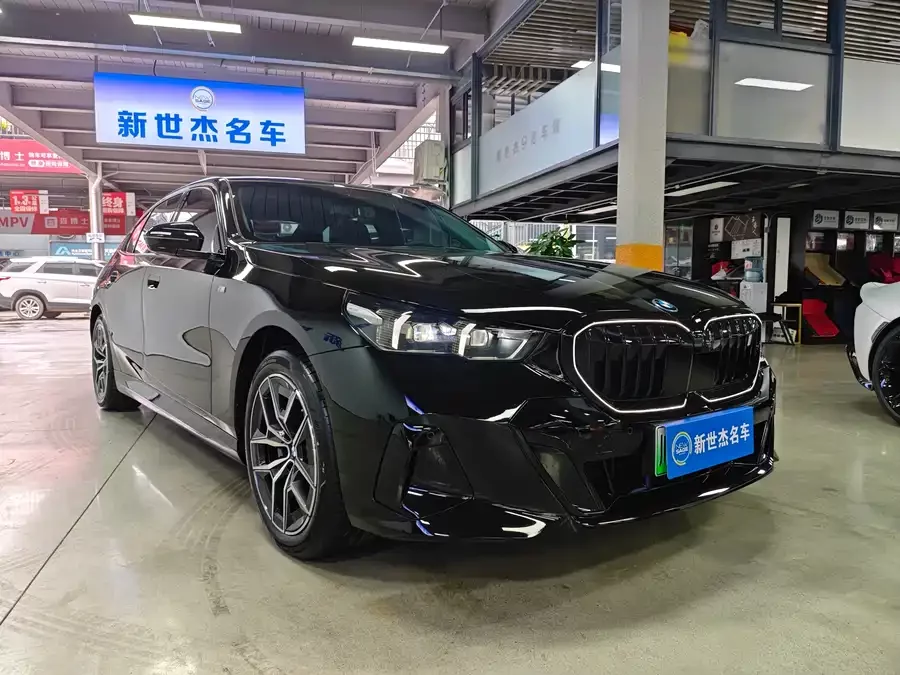 BMW i5