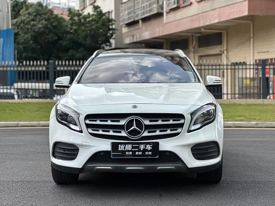 Mercedes Benz GLA
