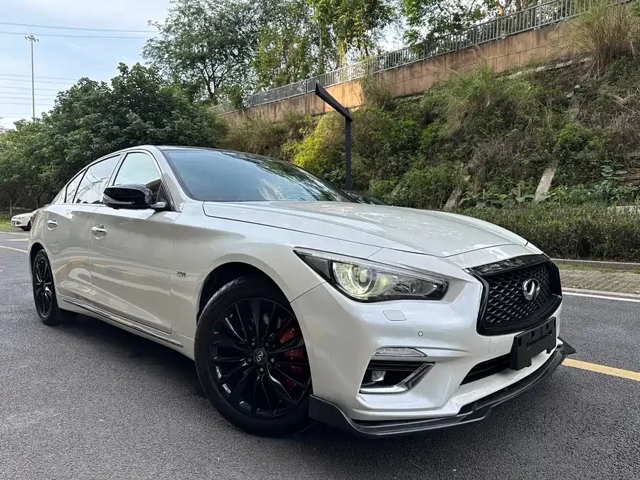 Infiniti Q50L