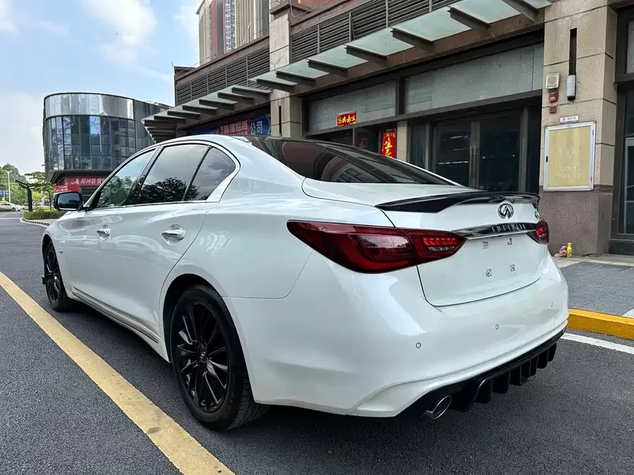 Infiniti Q50L