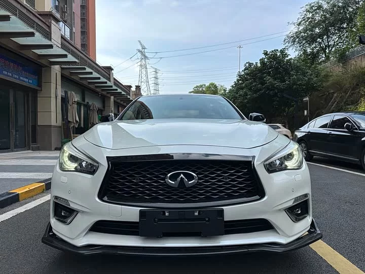 Infiniti Q50L