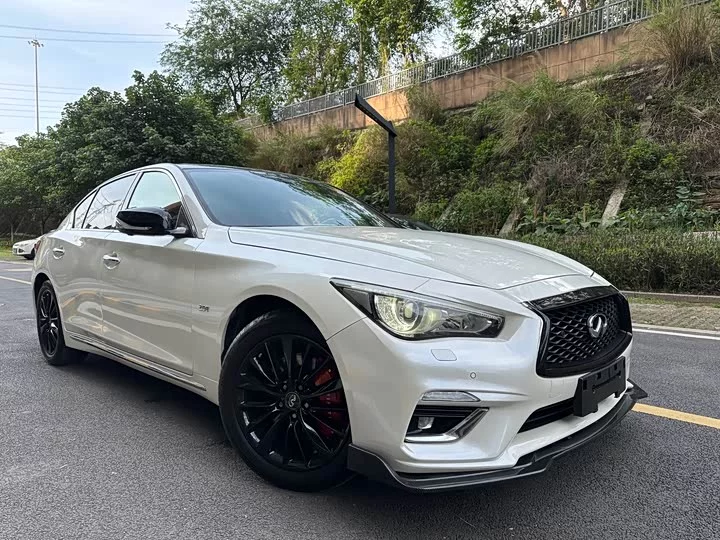Infiniti Q50L