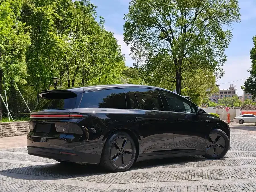 Li Ideal i8