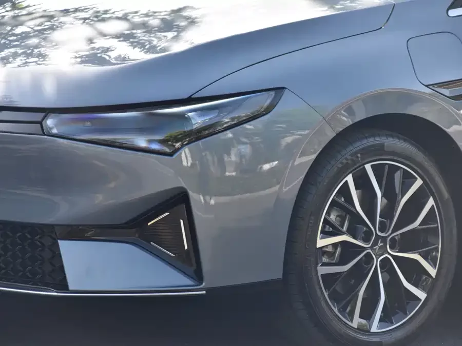 Xpeng P5