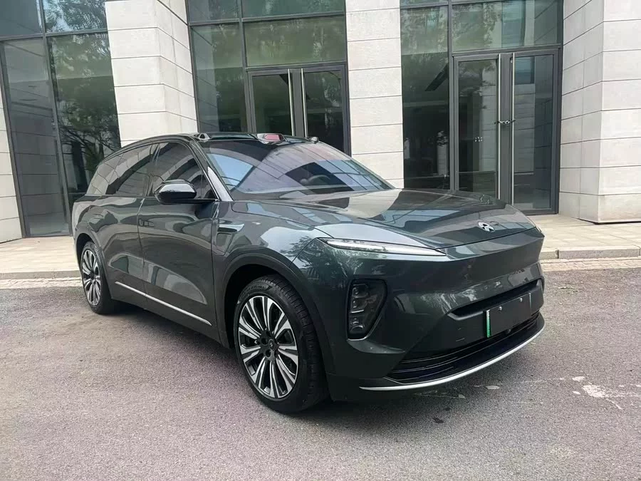 NIO ES8