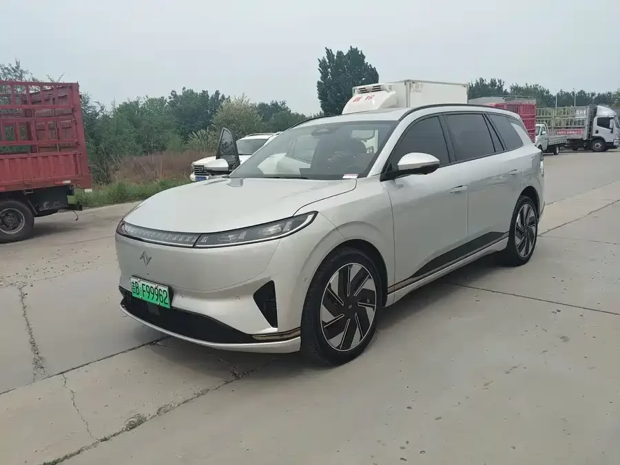 Dongfeng eπ008