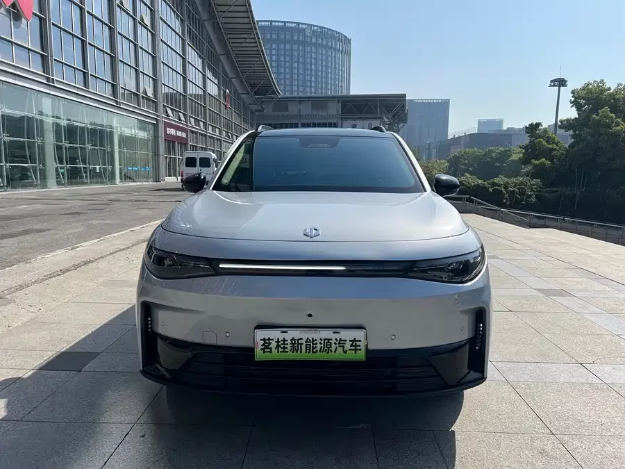 Leapmotor C16