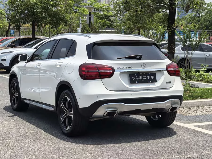 Mercedes Benz GLA