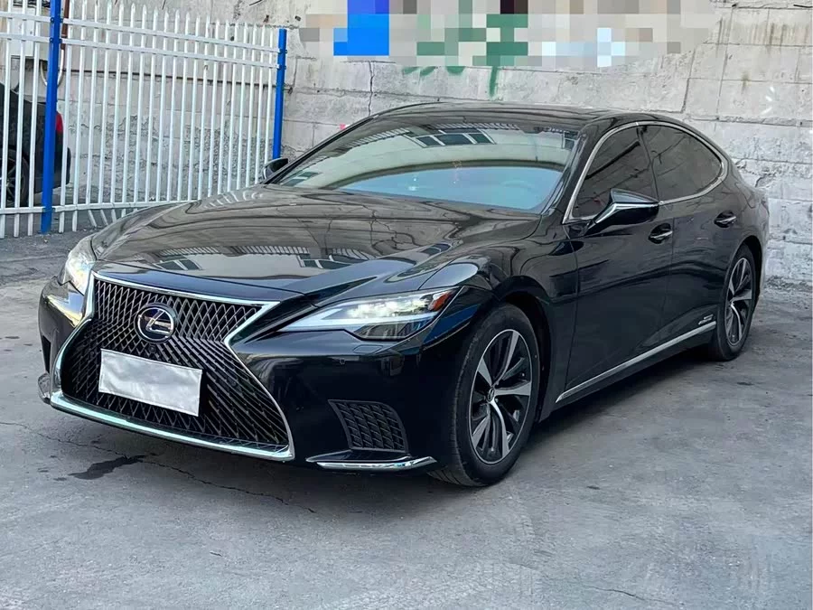 Lexus LS