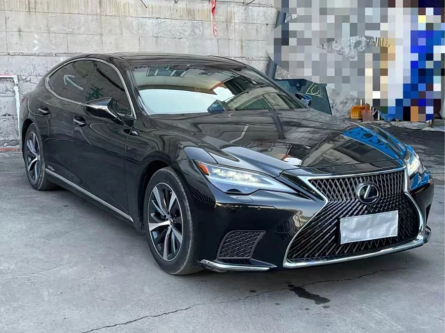 Lexus LS