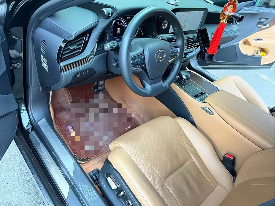 Lexus LS