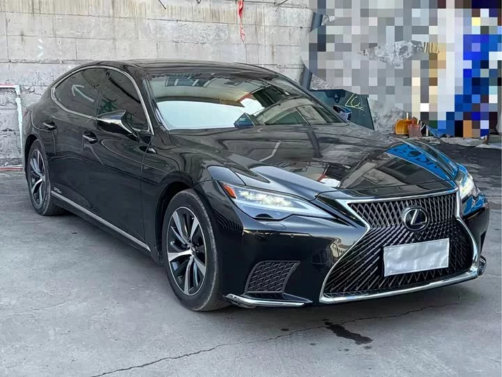Lexus LS