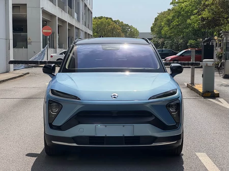 NIO ES6