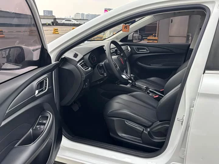 Roewe i5