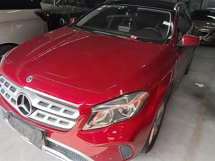 Mercedes-Benz GLA