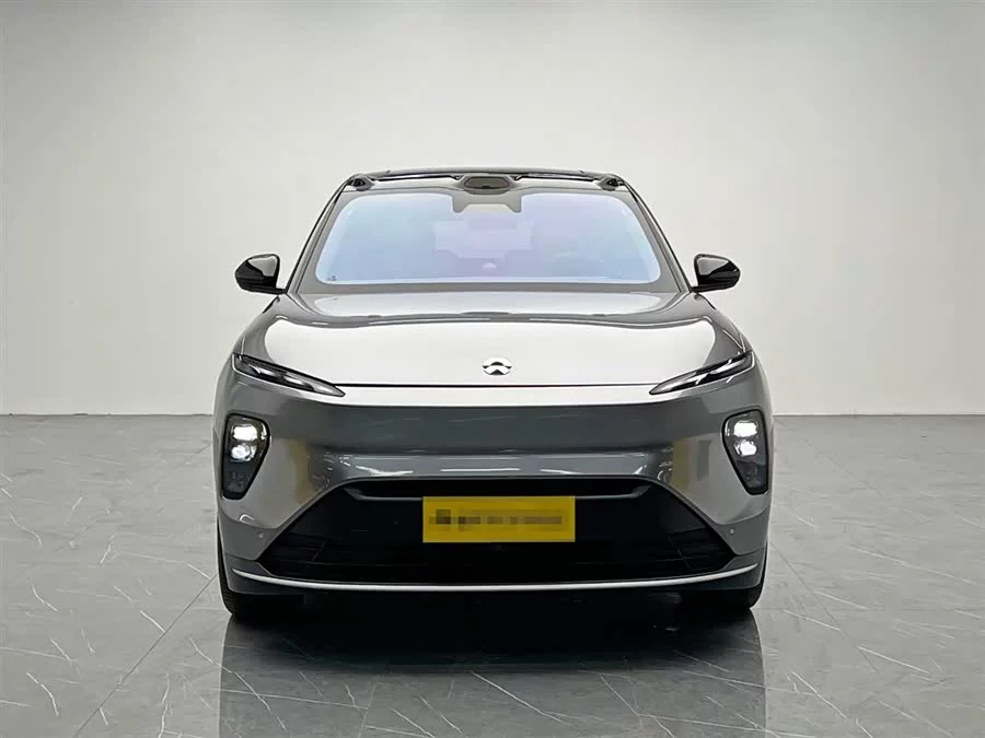 NIO ES8