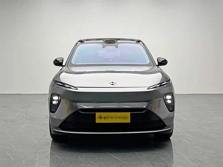 NIO ES8