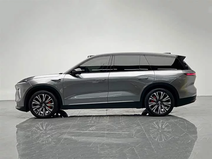 NIO ES8
