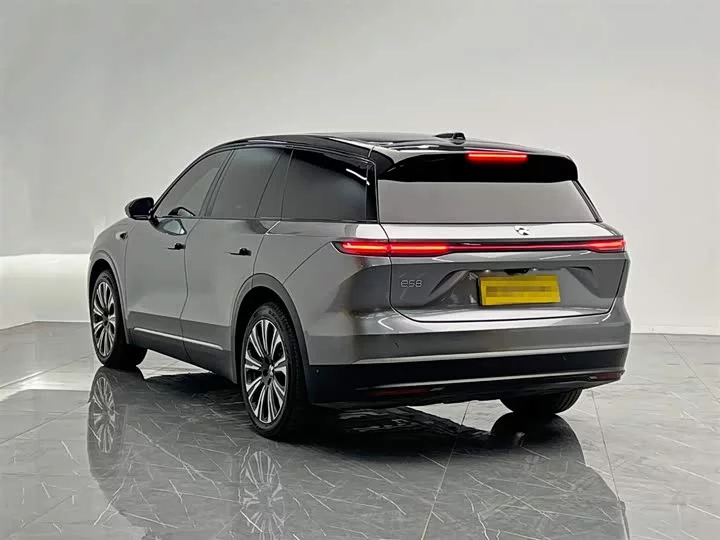 NIO ES8