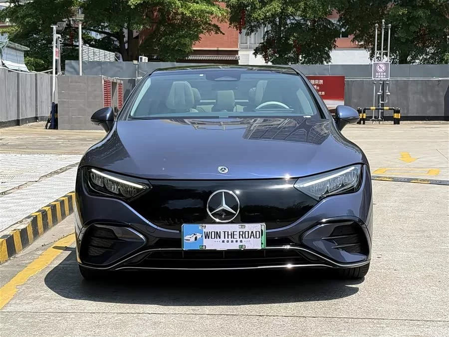 Mercedes Benz EQE