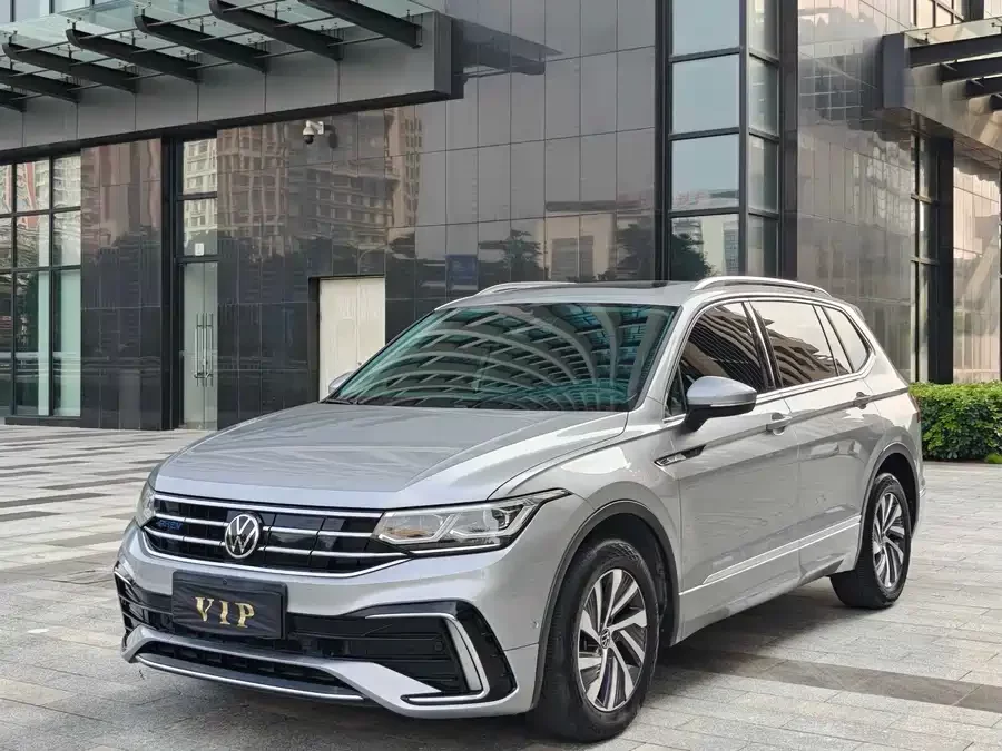 Volkswagen Tiguan L plug-in hybrid