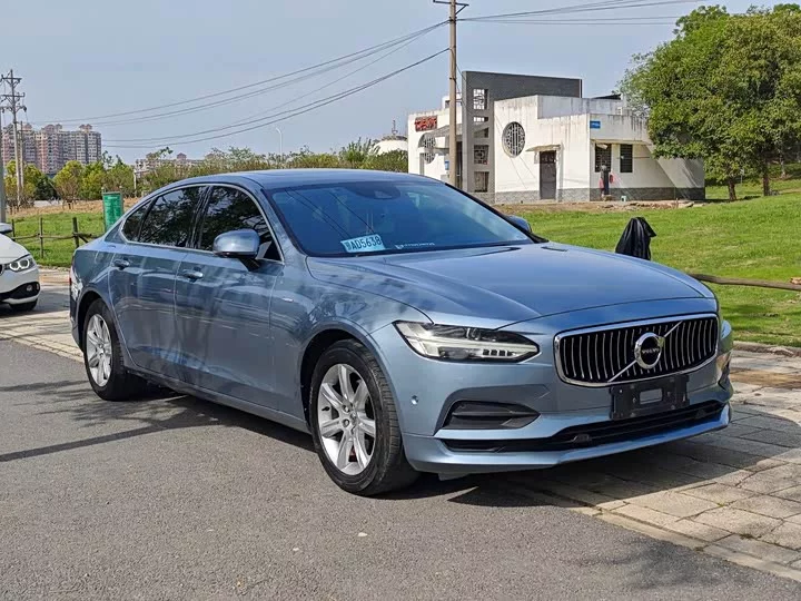 Volvo S90