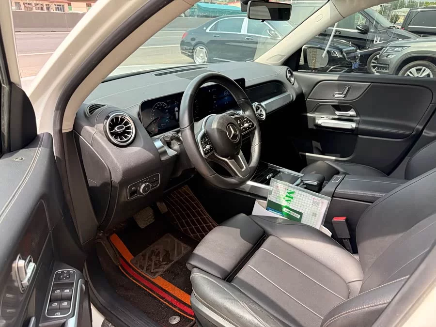 Mercedes Benz GLB