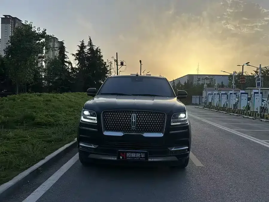 Lincoln Navigator
