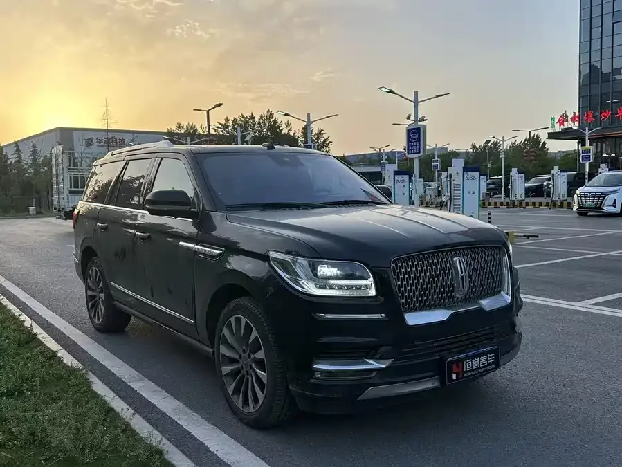 Lincoln Navigator
