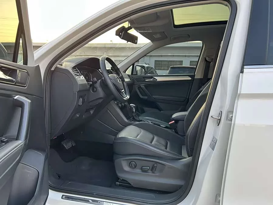 Volkswagen Tiguan L