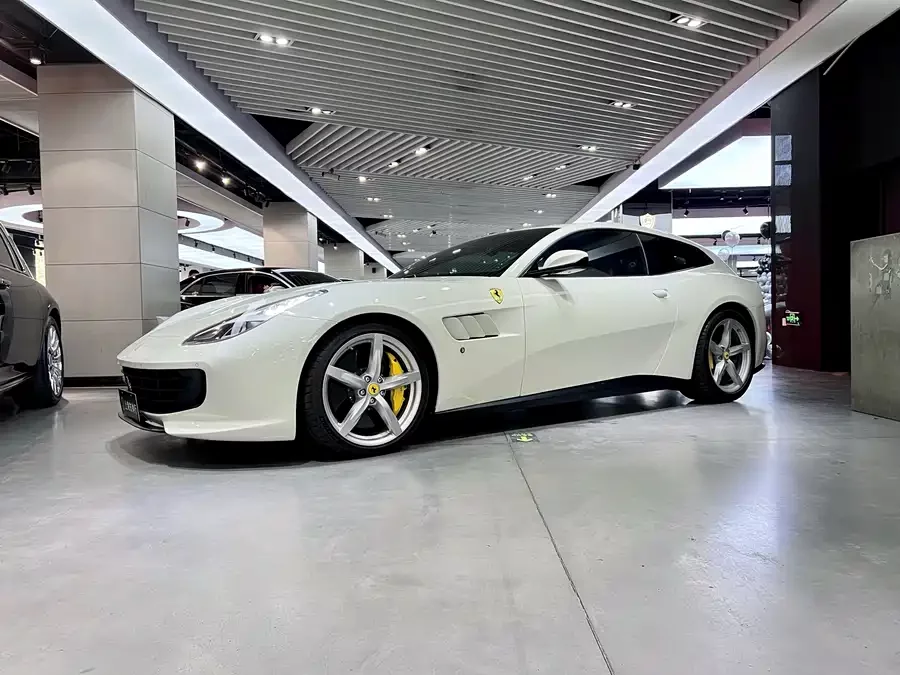 Ferrari GTC4Lusso