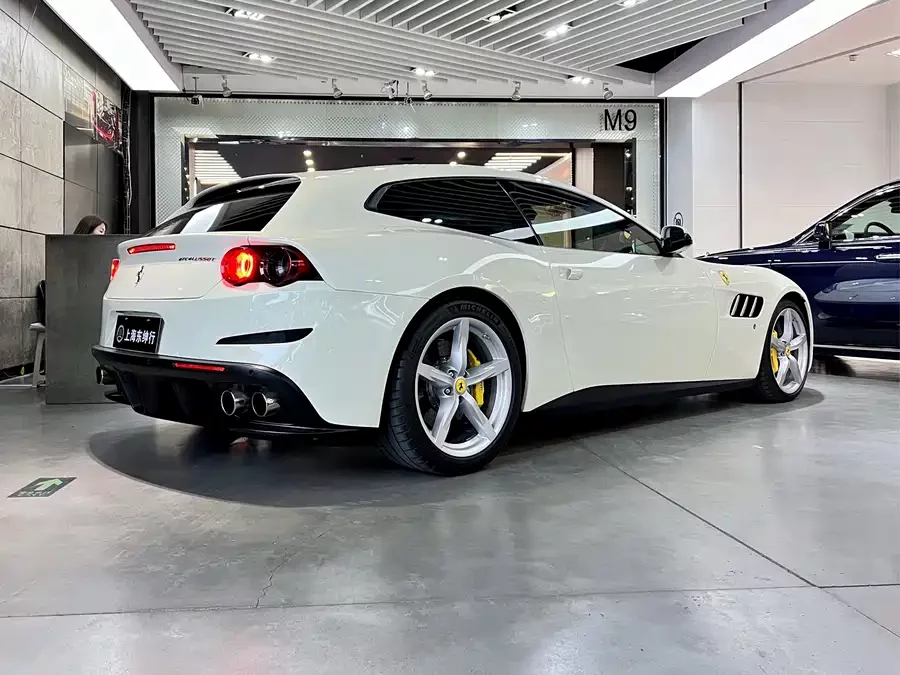 Ferrari GTC4Lusso
