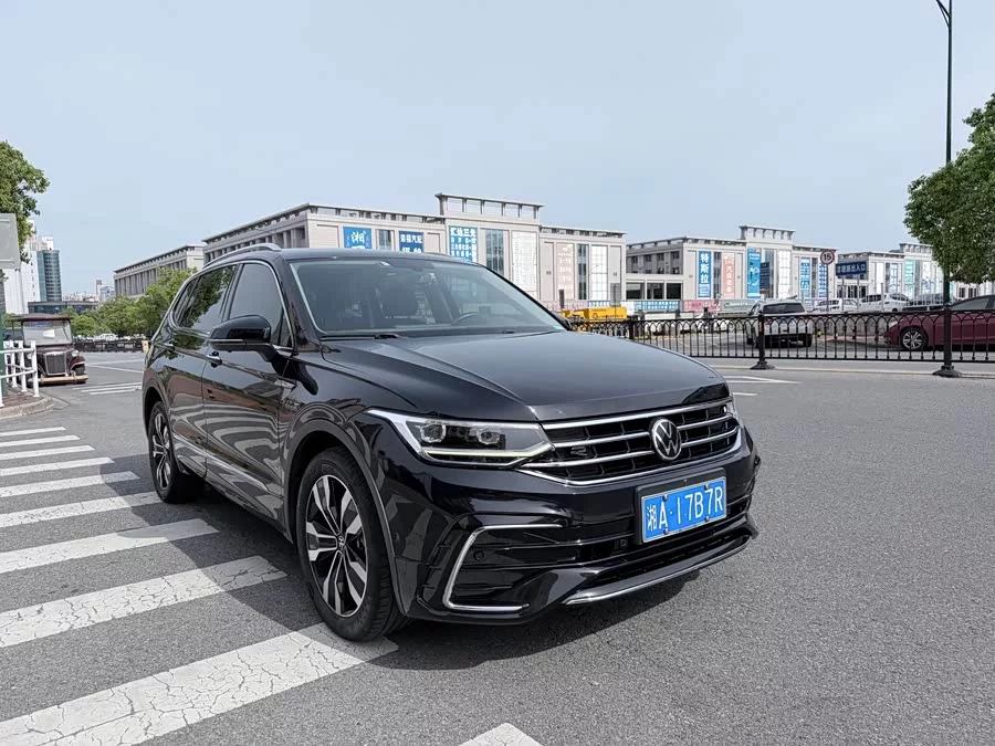 Volkswagen Tiguan L