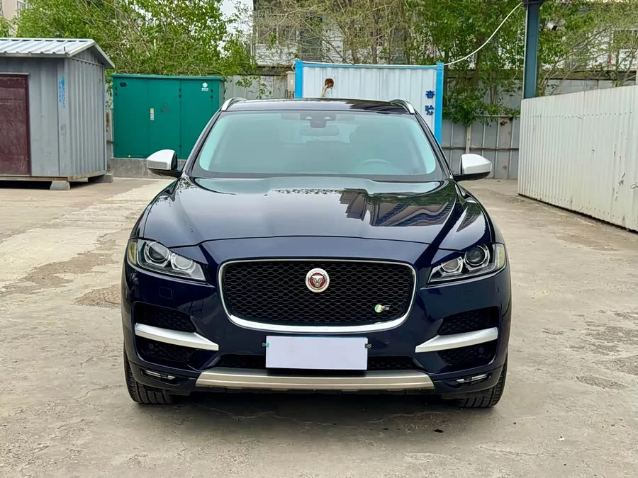 Jaguar F-PACE