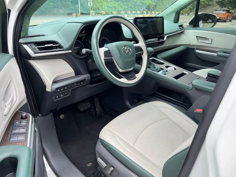 Toyota SIENNA