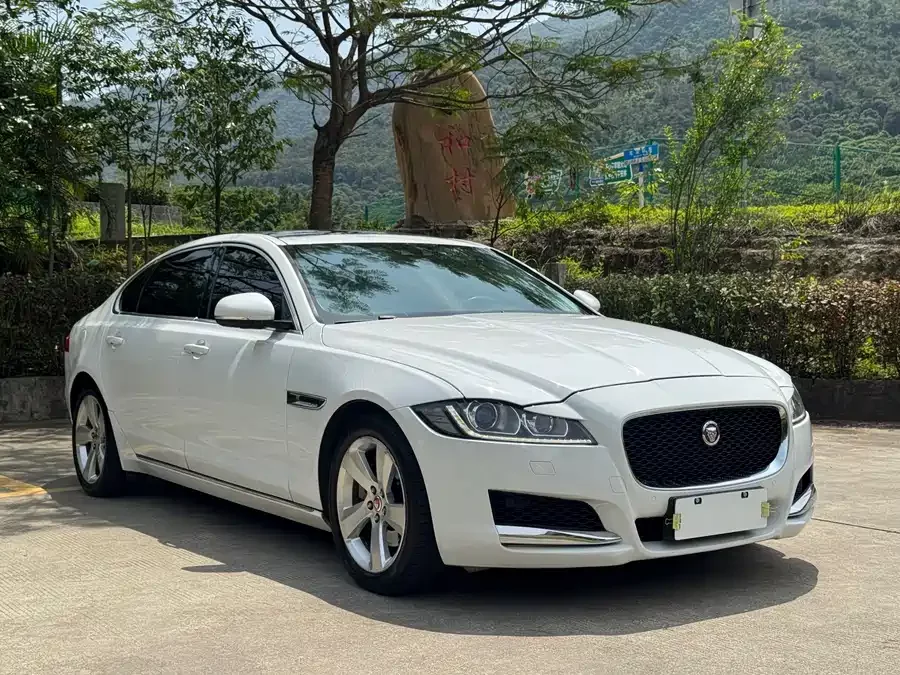 Jaguar XFL