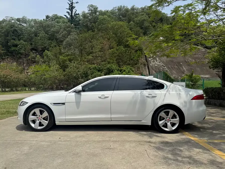 Jaguar XFL