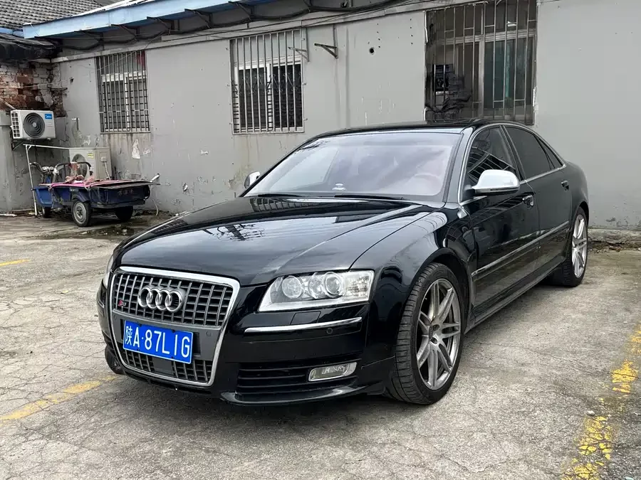 Audi S8