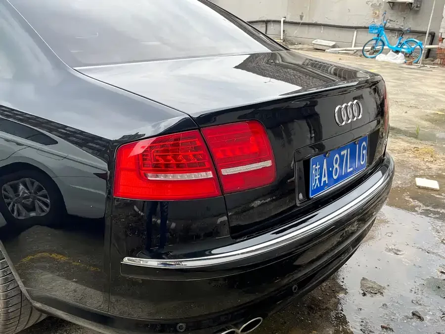 Audi S8