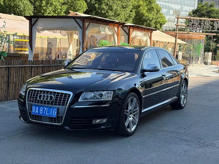 Audi S8