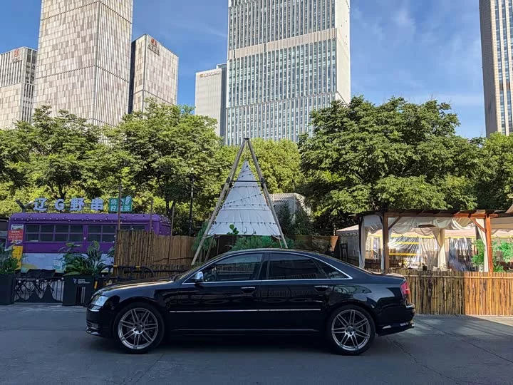 Audi S8