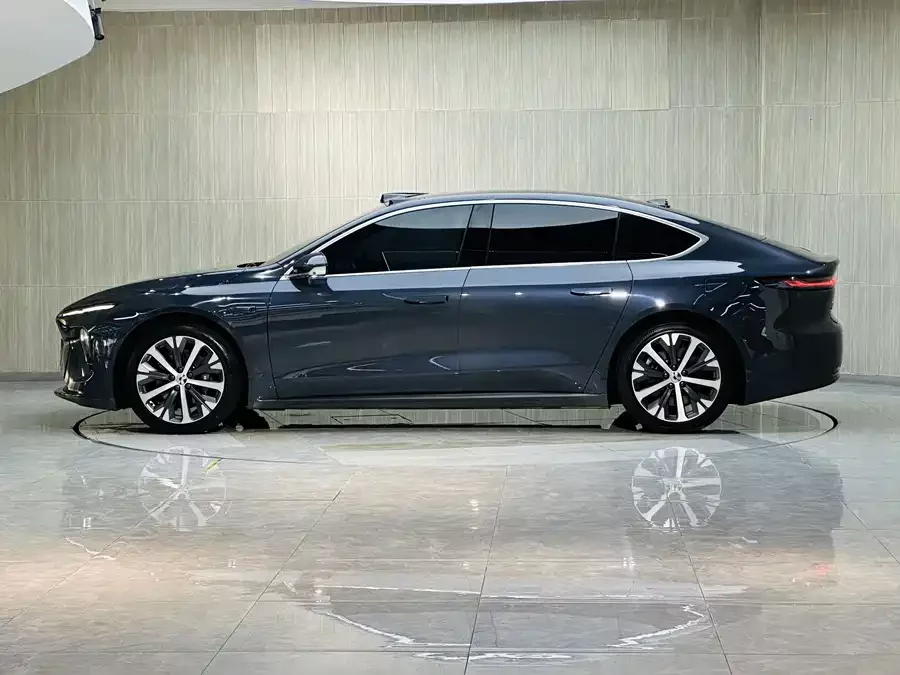 NIO ET7