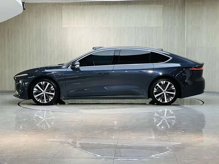 NIO ET7
