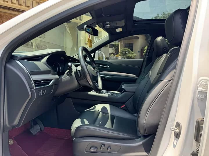 Cadillac XT4