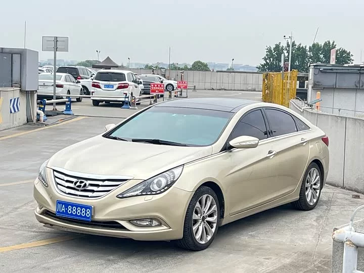Hyundai sonata