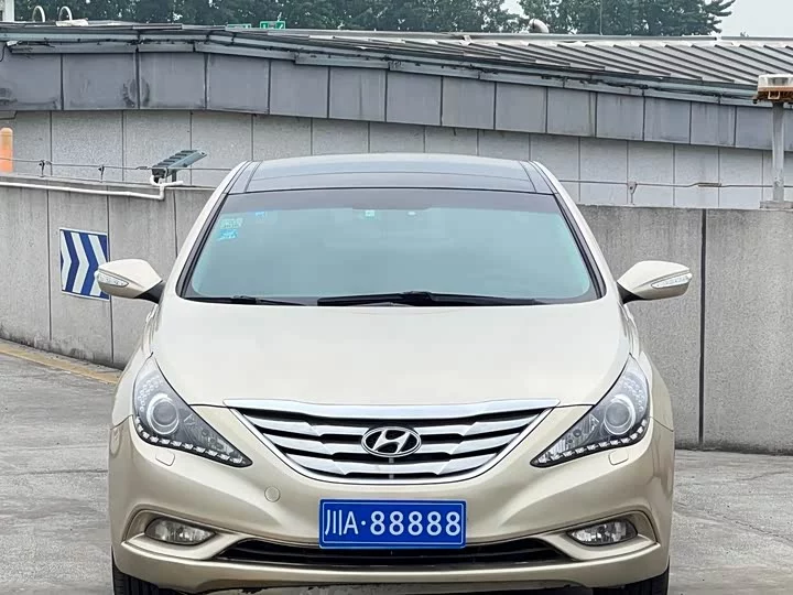Hyundai sonata