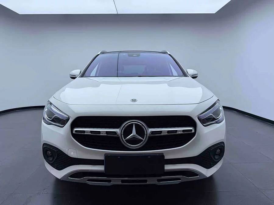 Mercedes Benz GLA
