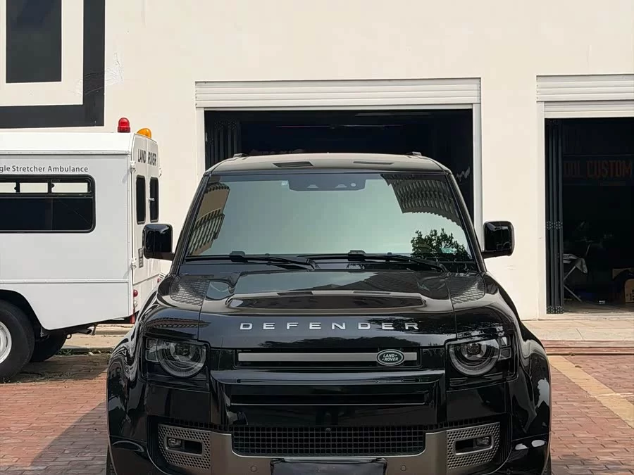 Land Rover guard