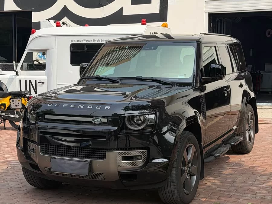 Land Rover guard