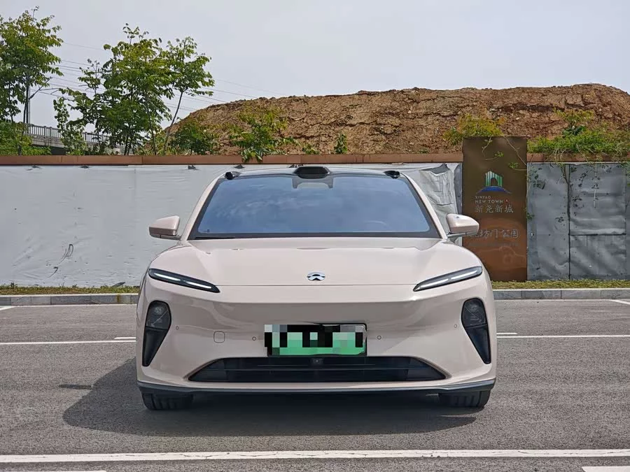 NIO ET5